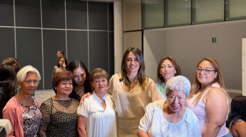 Reconoce Ale Rojo de la Vega la Entrega de Maestras de los CENDI