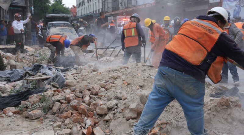 Cuatro Personas Afectadas por Desplome de Fachada en el Centro Histórico
