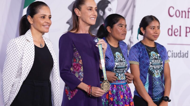 Mujeres que Trabajan en EUA Contribuyen 1.1 Billones a la Economía