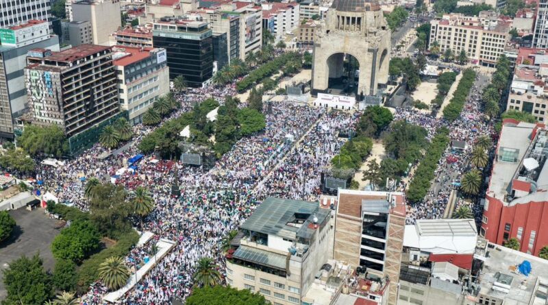 Miles Acompañan a Claudia Sheinbaum en Aniversario de su Triunfo Electoral