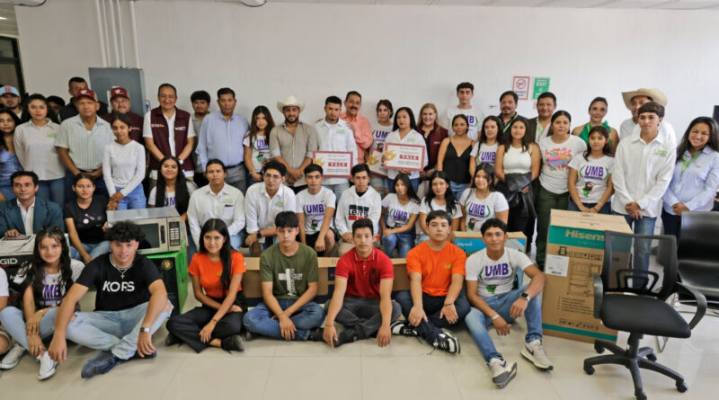 Estudiantes de Telesecundaria y Educación Especial Reciben Apoyo del Edomex