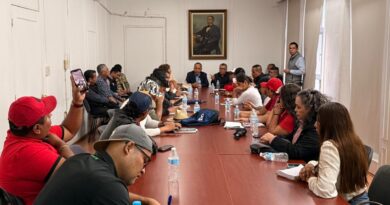 Autoridades Estatales Dialogan con Integrantes de la CNTE