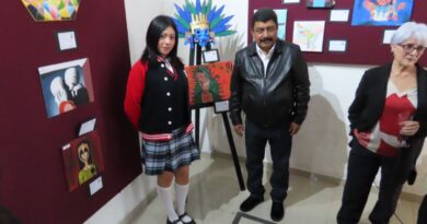 Jóvenes de la Prepa 100 Exhiben su Creatividad en la Faro de Texcoco