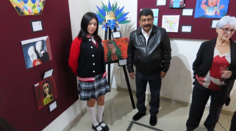 Jóvenes de la Prepa 100 Exhiben su Creatividad en la Faro de Texcoco