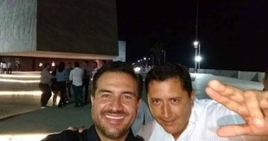 La Farsa Terminó: el Cordón Umbilical Nunca se Cortó