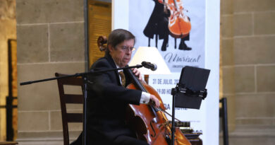 Violonchelo y Memoria: Ignacio Mariscal Honra a Benjamin Britten