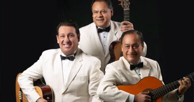 Noche de Boleros con Los Panchos y la Rondalla del Amor